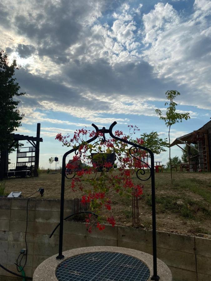 Villa Complexe Familial Charmes  Esterno foto